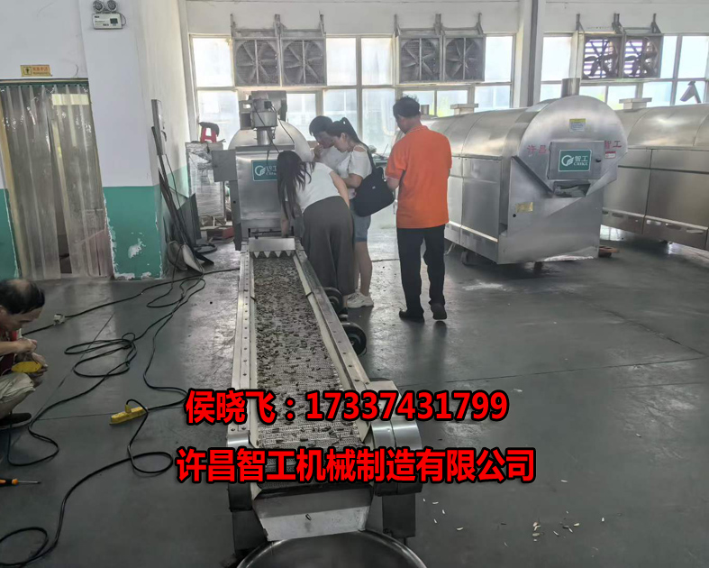 7.22日，客户试机炒制磨酱花生米。